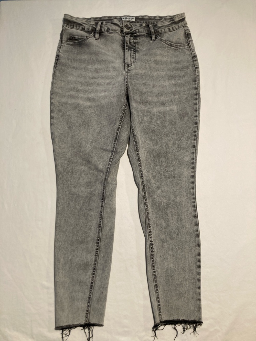 AVA VIV  Light Grey Skinny Jeans with Frayed Hem (Item No. R29)